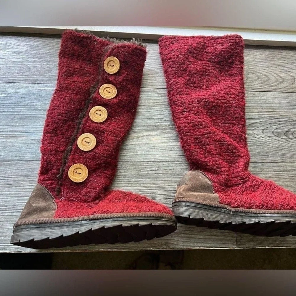 Muk luks Button Up Knit Boots Faux Fur Trim Winter‎ Warm Comfy Size 6